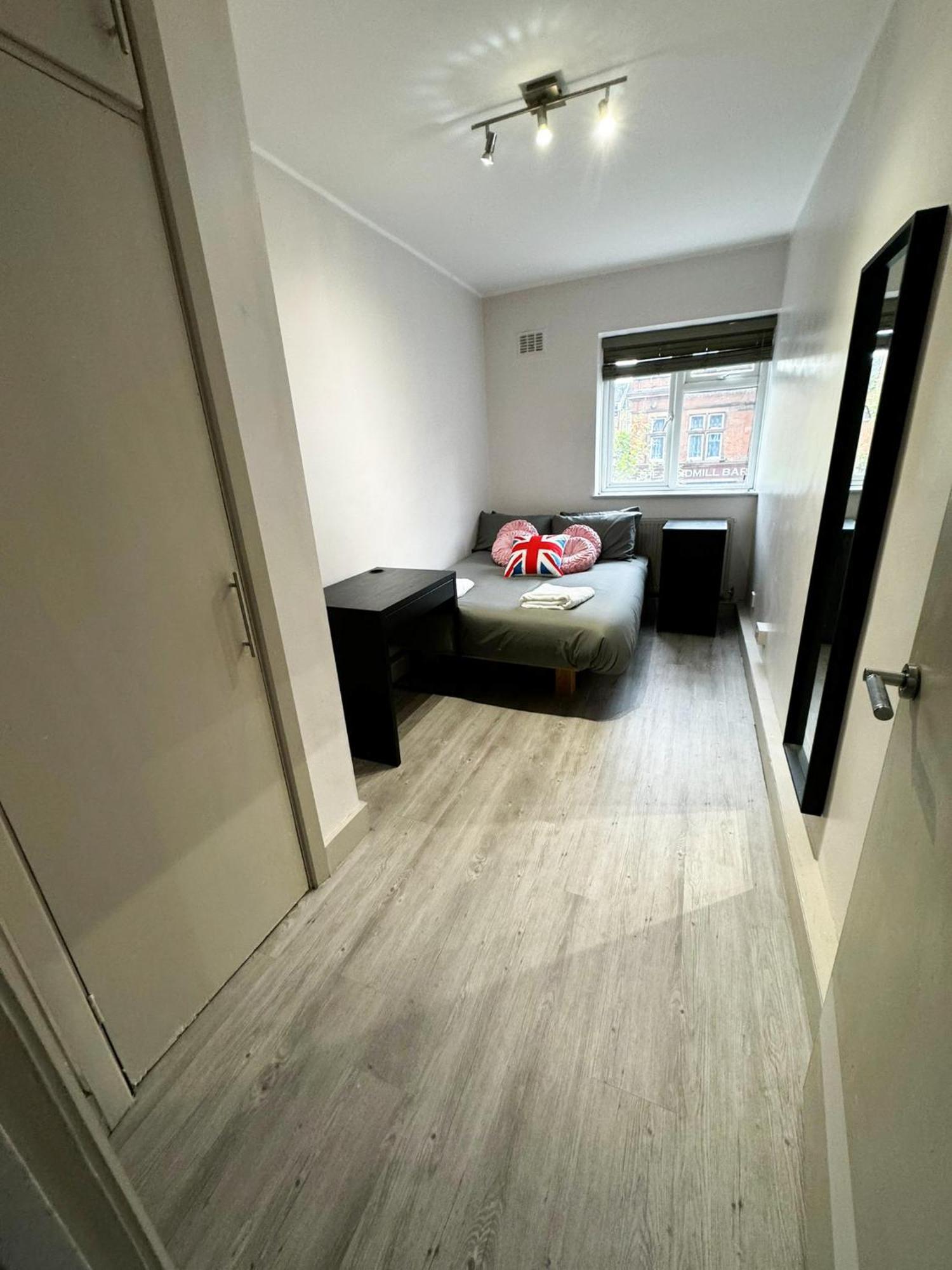 Cricklewood Apartment Londra Esterno foto